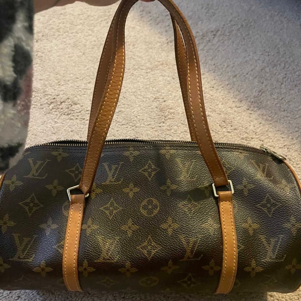 LOUIS VUITTON
Monogram Papillon